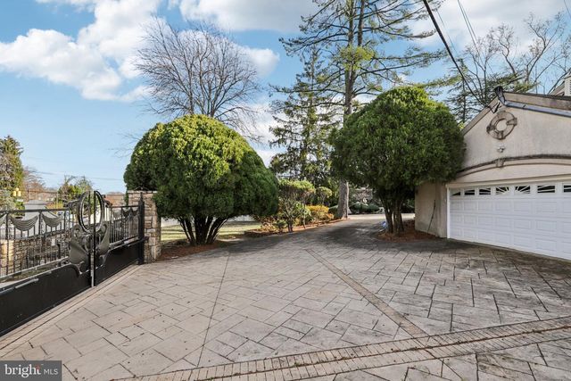 5301 GOLDSBORO RD, Bethesda, MD 20817