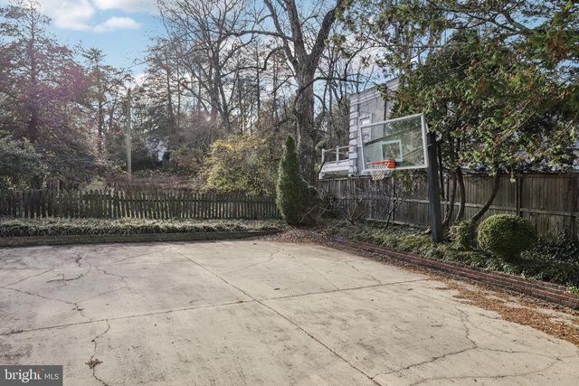 5301 GOLDSBORO RD, Bethesda, MD 20817