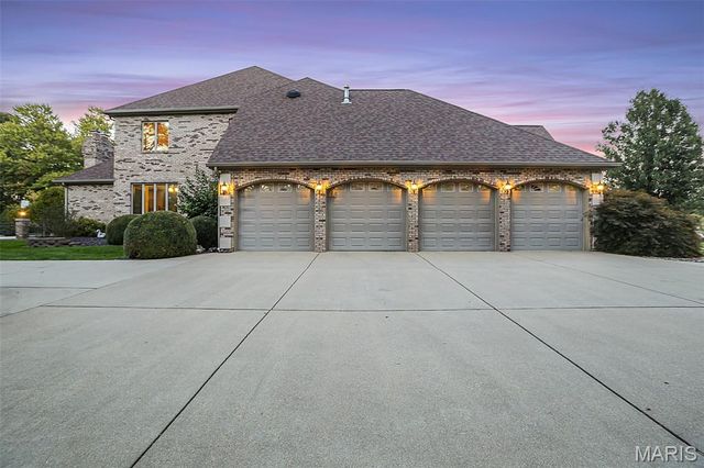 614 Lower Marine Road, Troy, IL 62294