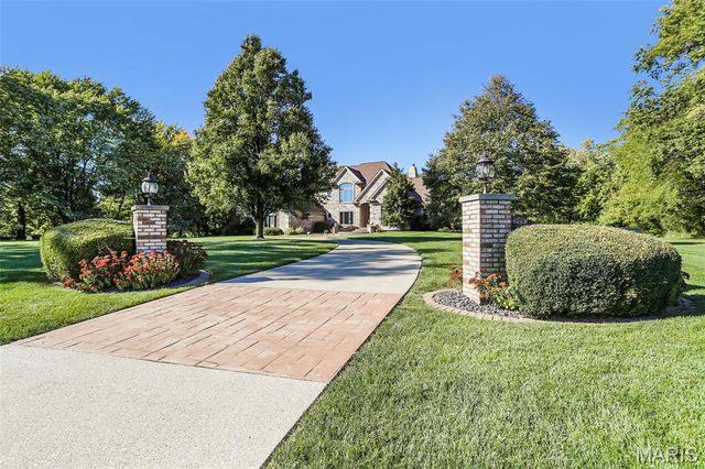 614 Lower Marine Road, Troy, IL 62294