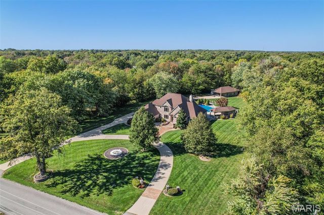 614 Lower Marine Road, Troy, IL 62294