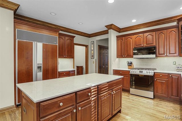 614 Lower Marine Road, Troy, IL 62294