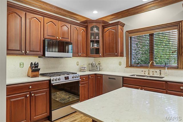 614 Lower Marine Road, Troy, IL 62294