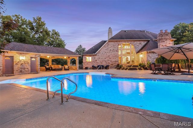 614 Lower Marine Road, Troy, IL 62294