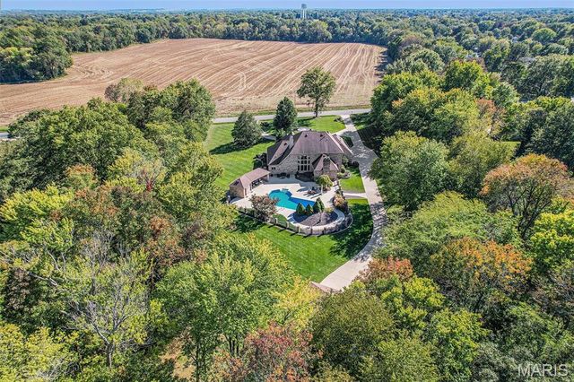 614 Lower Marine Road, Troy, IL 62294