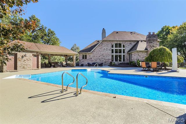614 Lower Marine Road, Troy, IL 62294