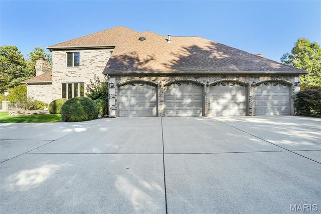 614 Lower Marine Road, Troy, IL 62294