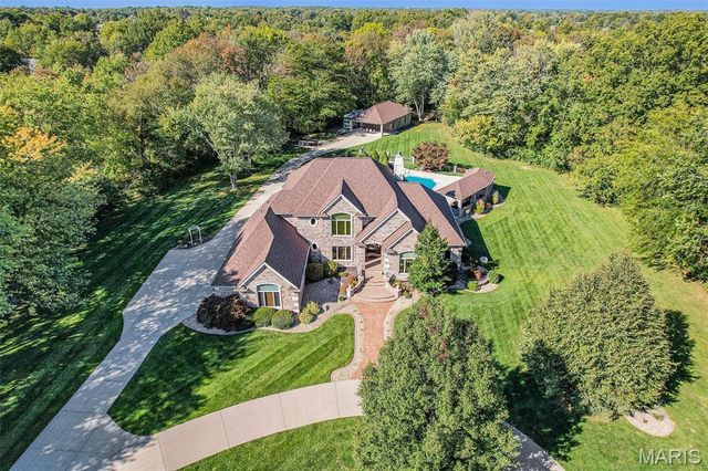 614 Lower Marine Road, Troy, IL 62294