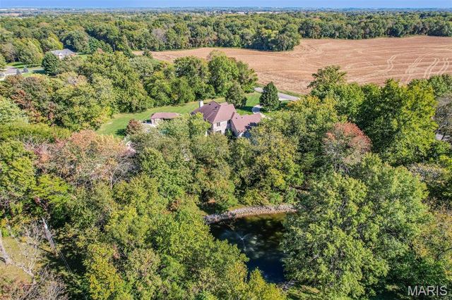 614 Lower Marine Road, Troy, IL 62294