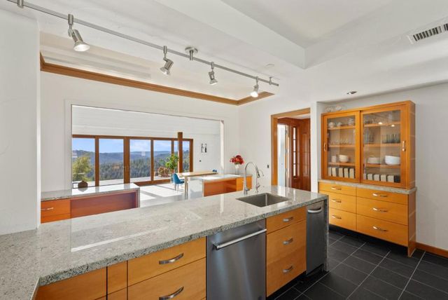 15220 Upper Ellen Road, Los Gatos, CA 95033