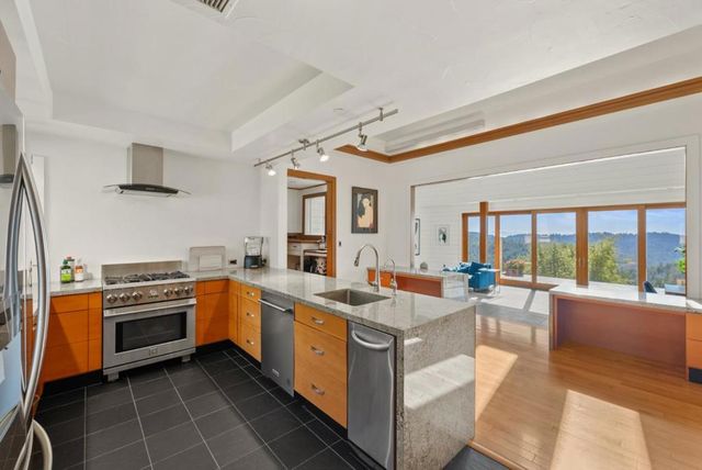 15220 Upper Ellen Road, Los Gatos, CA 95033