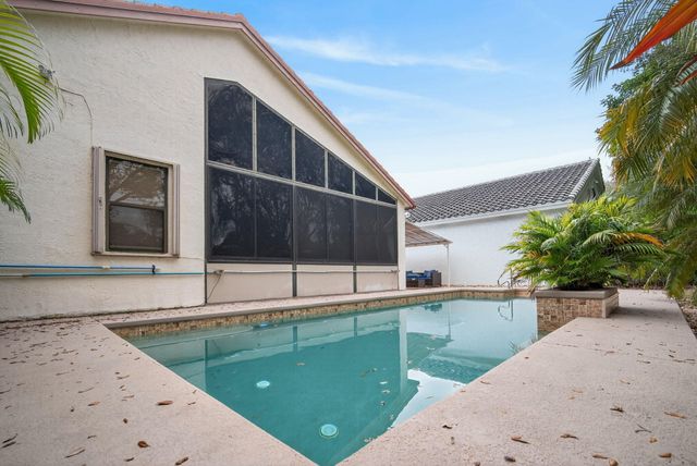 10056 Lexington Circle N, Boynton Beach, FL 33436