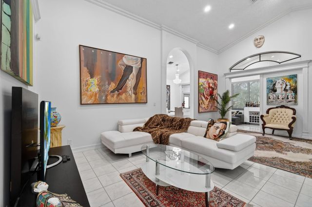 10056 Lexington Circle N, Boynton Beach, FL 33436