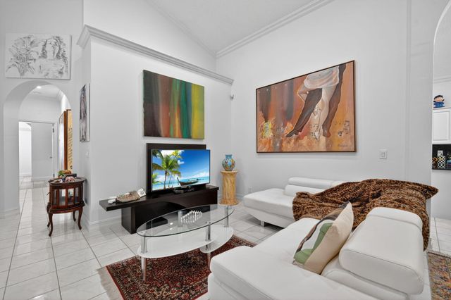 10056 Lexington Circle N, Boynton Beach, FL 33436