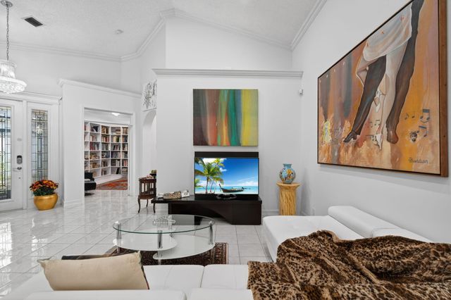 10056 Lexington Circle N, Boynton Beach, FL 33436