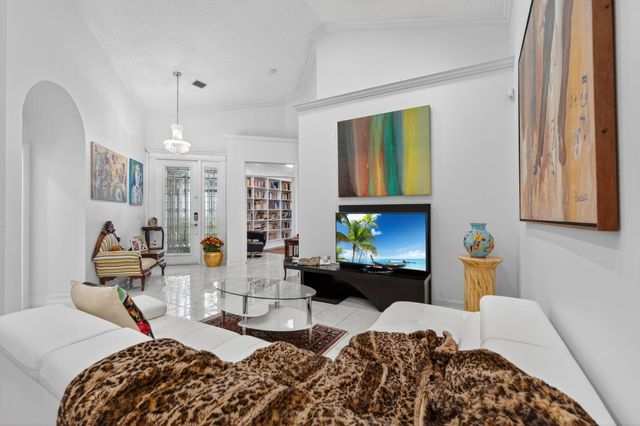 10056 Lexington Circle N, Boynton Beach, FL 33436