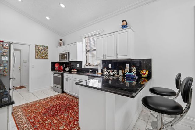 10056 Lexington Circle N, Boynton Beach, FL 33436