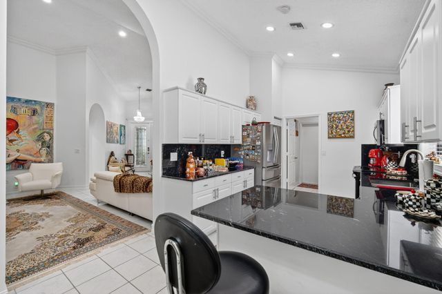 10056 Lexington Circle N, Boynton Beach, FL 33436