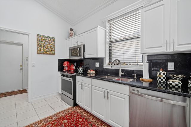 10056 Lexington Circle N, Boynton Beach, FL 33436