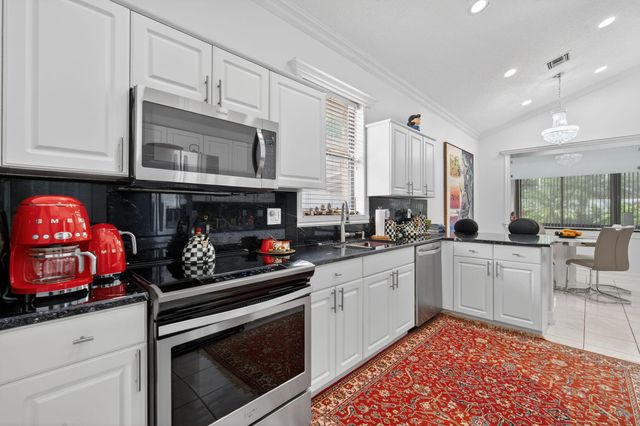 10056 Lexington Circle N, Boynton Beach, FL 33436