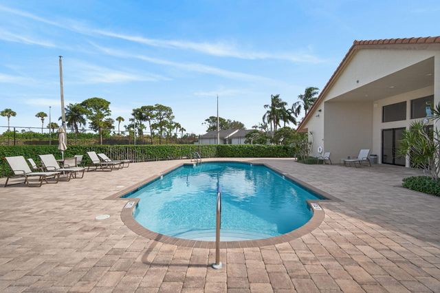 10056 Lexington Circle N, Boynton Beach, FL 33436
