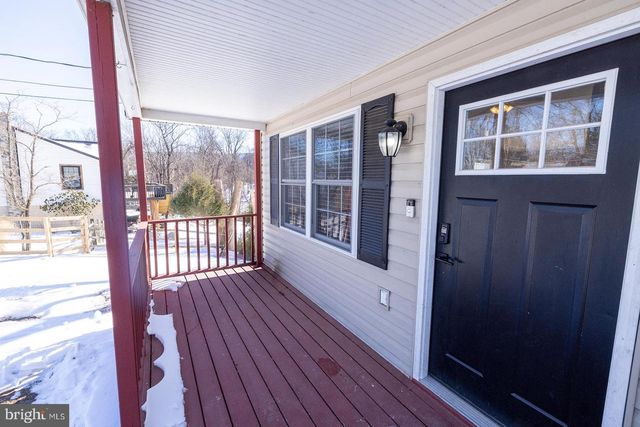 378 CEDAR CREEK DR, Harpers Ferry, WV 25425