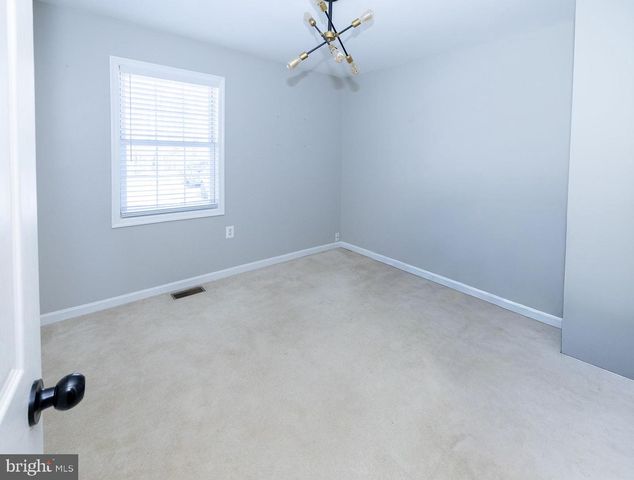 378 CEDAR CREEK DR, Harpers Ferry, WV 25425