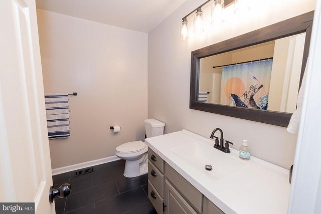 378 CEDAR CREEK DR, Harpers Ferry, WV 25425