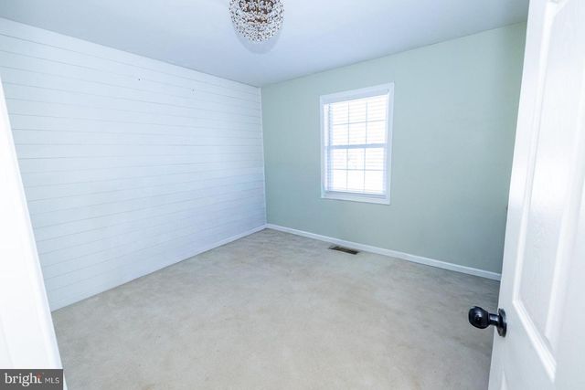 378 CEDAR CREEK DR, Harpers Ferry, WV 25425