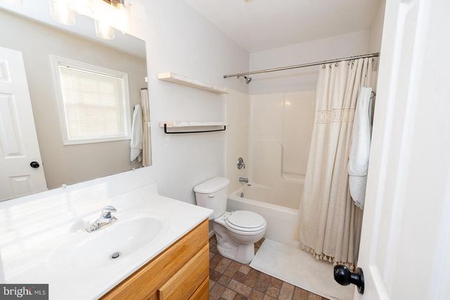 378 CEDAR CREEK DR, Harpers Ferry, WV 25425