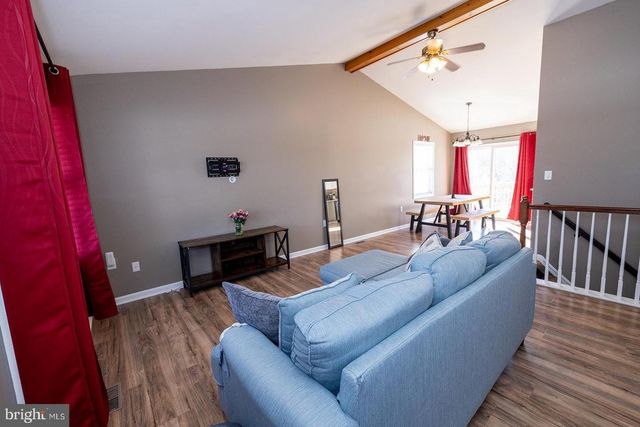 378 CEDAR CREEK DR, Harpers Ferry, WV 25425