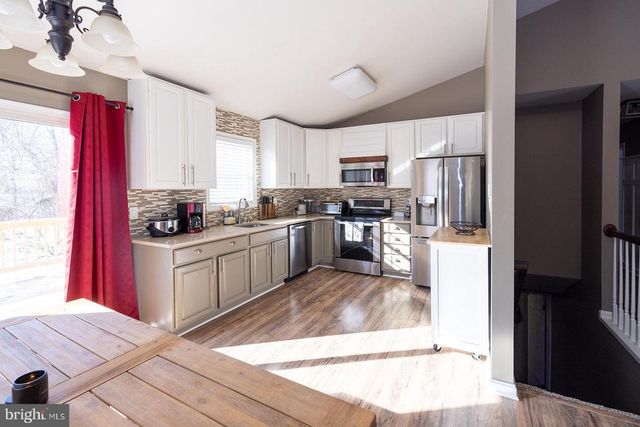 378 CEDAR CREEK DR, Harpers Ferry, WV 25425