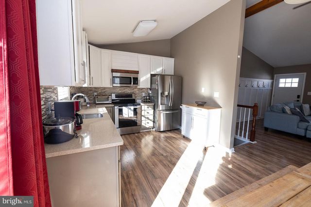 378 CEDAR CREEK DR, Harpers Ferry, WV 25425