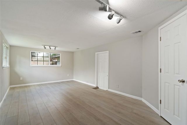 5707 Sunnygate Drive, Spring, TX 77373