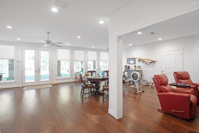 15722 Timberhill Dr, Flint, TX 75762