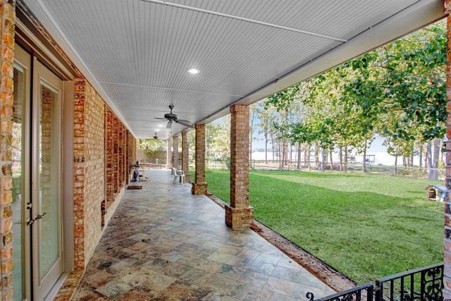 15722 Timberhill Dr, Flint, TX 75762