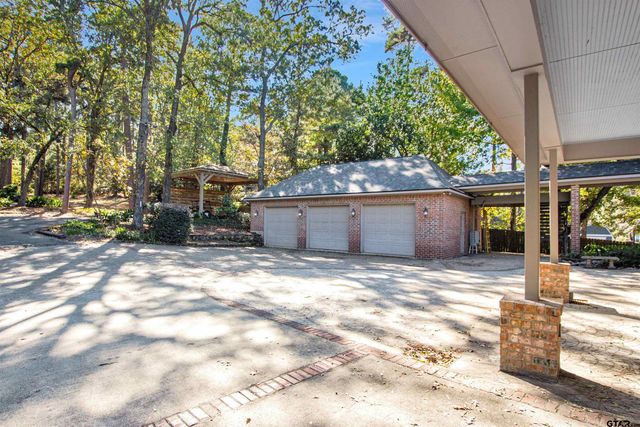 15722 Timberhill Dr, Flint, TX 75762