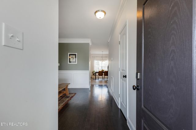 1912 Mahogany Wood Tr, Knoxville, TN 37920