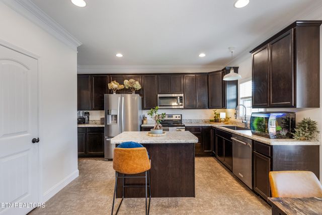 1912 Mahogany Wood Tr, Knoxville, TN 37920