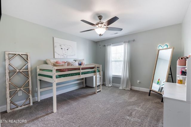 1912 Mahogany Wood Tr, Knoxville, TN 37920