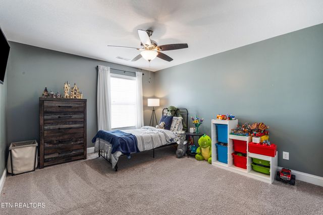 1912 Mahogany Wood Tr, Knoxville, TN 37920