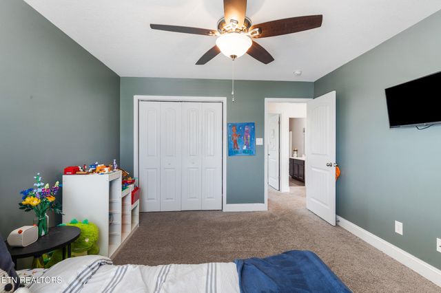 1912 Mahogany Wood Tr, Knoxville, TN 37920