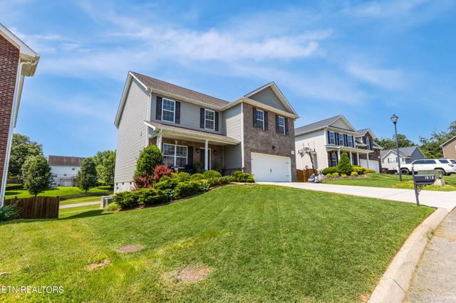 1912 Mahogany Wood Tr, Knoxville, TN 37920