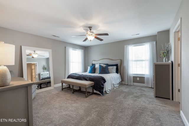 1912 Mahogany Wood Tr, Knoxville, TN 37920