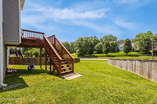 1912 Mahogany Wood Tr, Knoxville, TN 37920