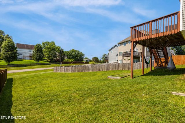 1912 Mahogany Wood Tr, Knoxville, TN 37920