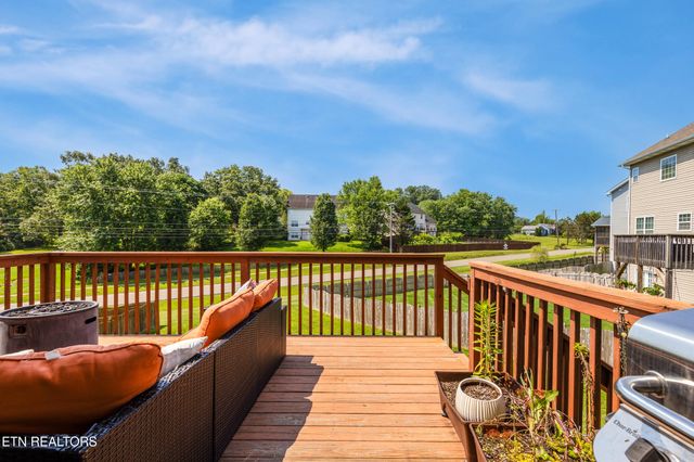 1912 Mahogany Wood Tr, Knoxville, TN 37920