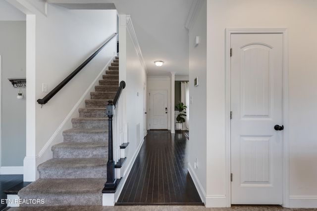 1912 Mahogany Wood Tr, Knoxville, TN 37920