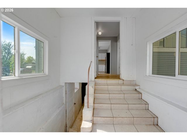 481 S PINE St, Canby, OR 97013