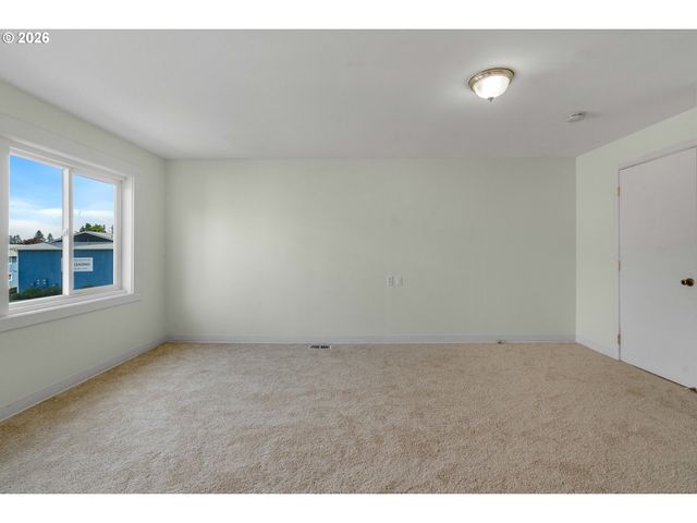 481 S PINE St, Canby, OR 97013
